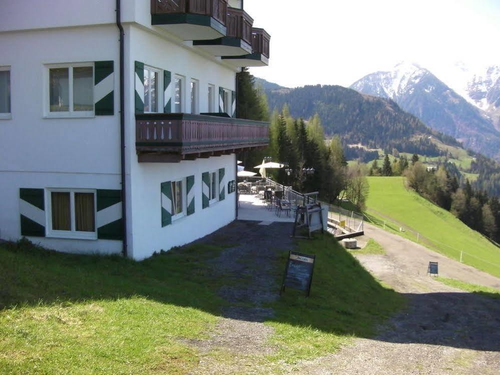 Hotel Hahnbaum Sankt Johann im Pongau Exterior photo